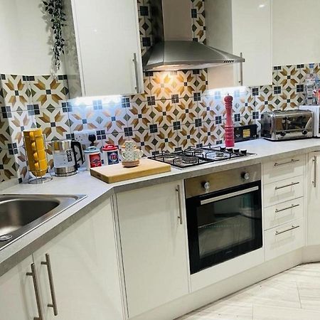 Ferienwohnung Bagshot Pennyhill Camberley Ascot Luxury 2 Beds 1 Bath Sleeps 4 Pets Ok Permit Parking Exterior foto