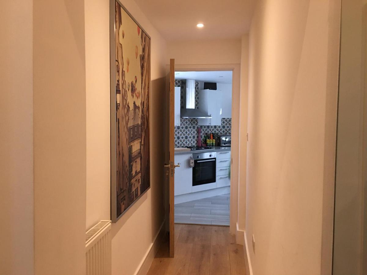 Ferienwohnung Bagshot Pennyhill Camberley Ascot Luxury 2 Beds 1 Bath Sleeps 4 Pets Ok Permit Parking Exterior foto